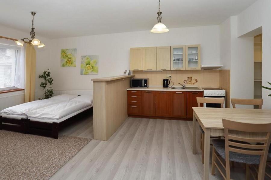 Aparthotel Brokes Lanškroun Exterior foto